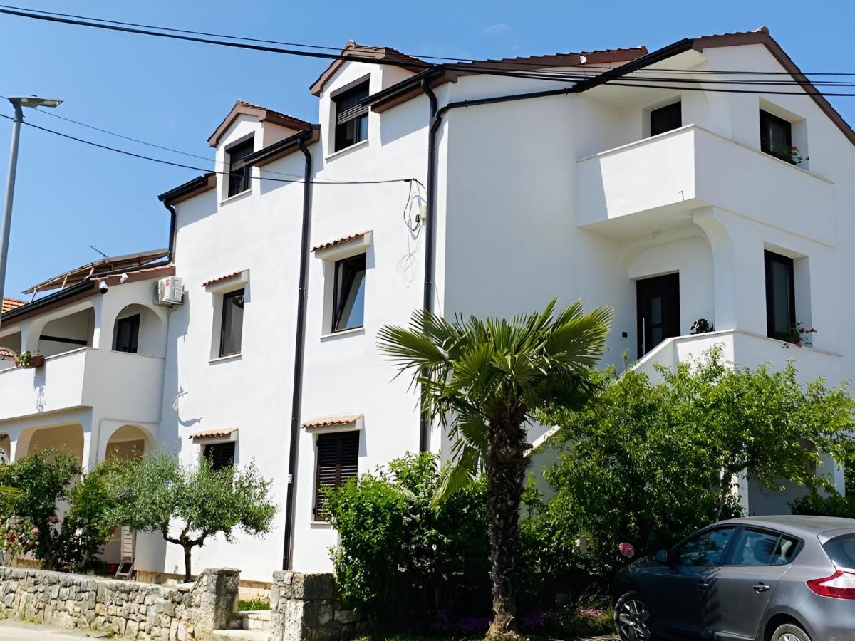 Apartmani Ana Borovac Funtana Bagian luar foto