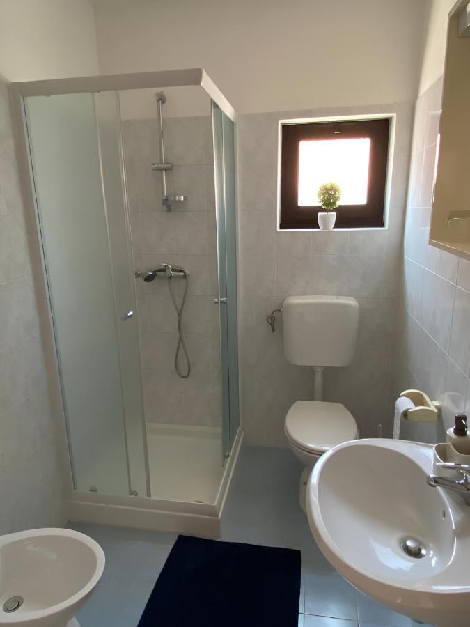 Apartmani Ana Borovac Funtana Bagian luar foto