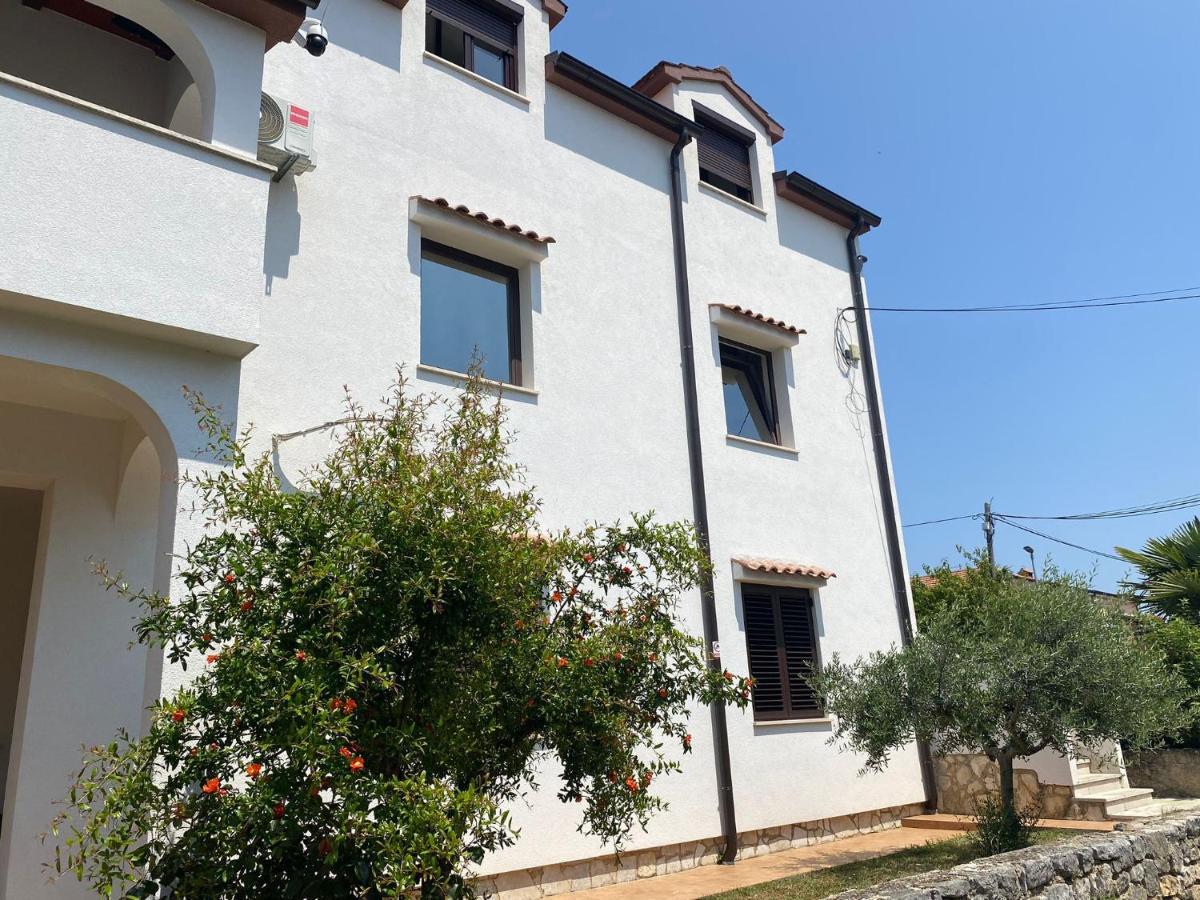 Apartmani Ana Borovac Funtana Bagian luar foto